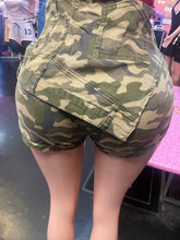 Load image into Gallery viewer, camo skort